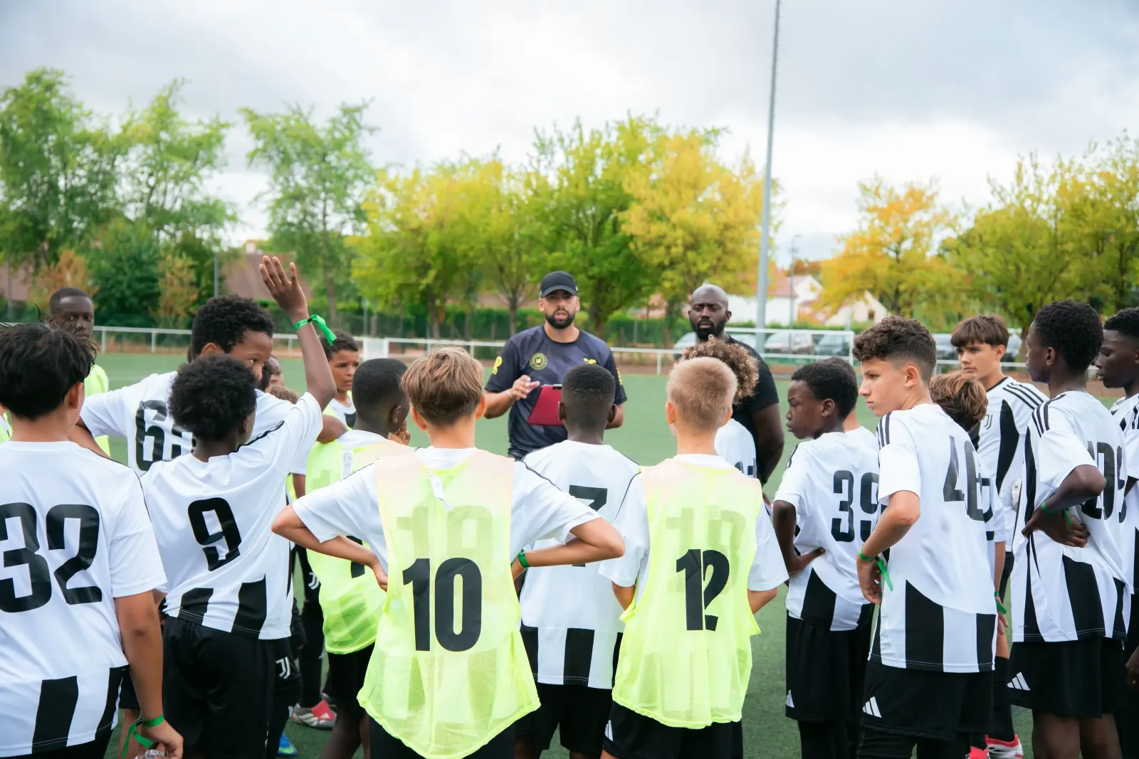 Coach IFREQ animant une session d'évaluation